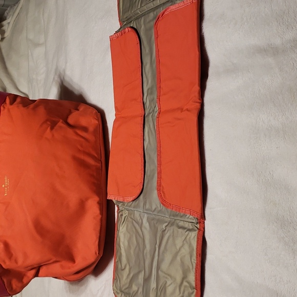 Red kate spade purse and cosmetic case - Picture 5 of 11